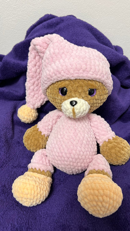 ✨ Nuni – dein kleiner Traumzeit-Bär im Schlummer-Pyjama