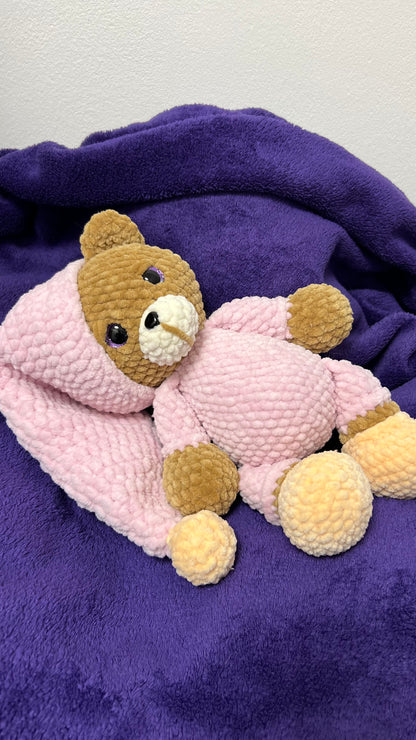 ✨ Nuni – dein kleiner Traumzeit-Bär im Schlummer-Pyjama