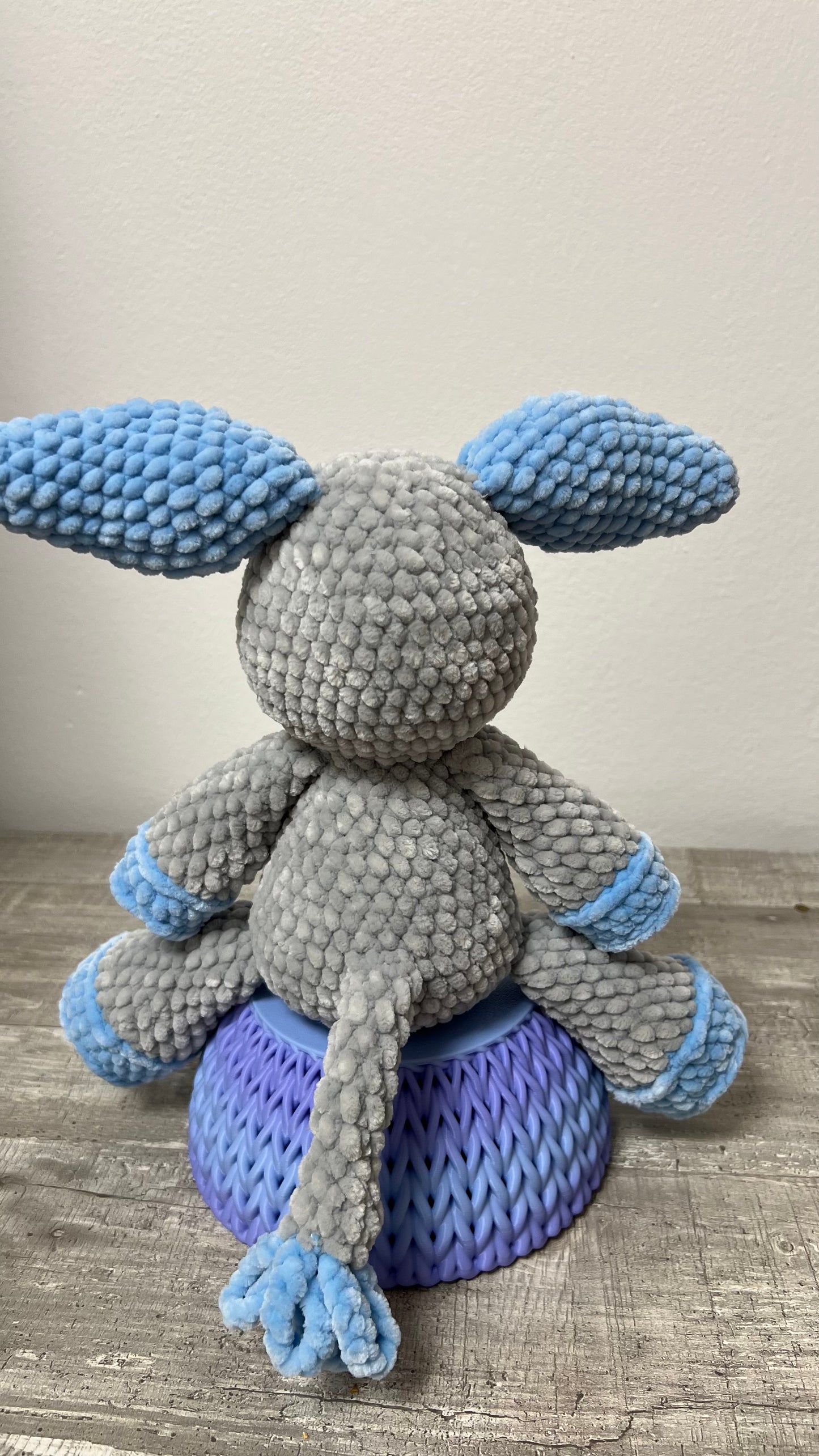 🩵 Flinno – der fröhliche Kuschelesel